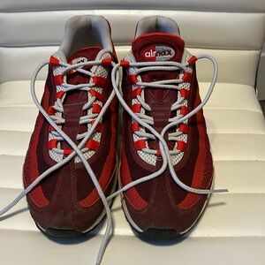 Nike Air Max JRCD men’s size 10. University, red gray.​